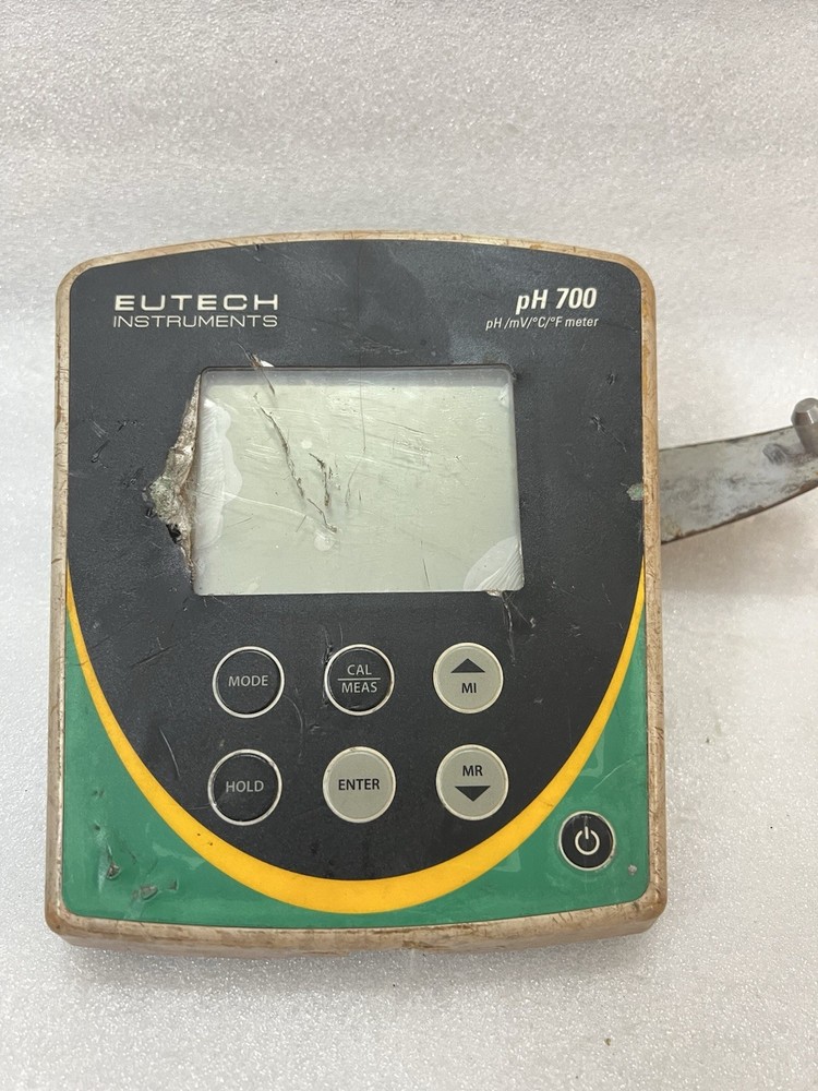 EUTECH INSTRUMENTS PH700 PH/NV/C/F METER (BROKEN)