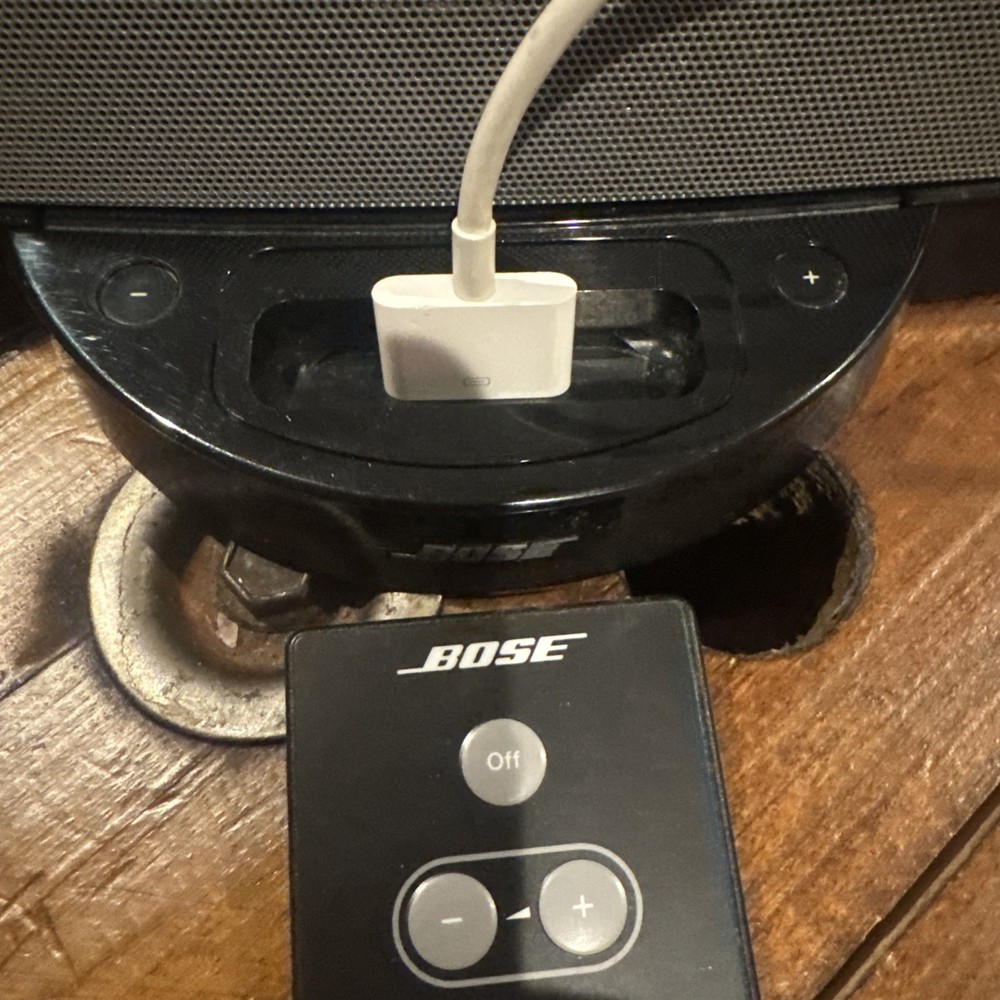 Bose Speaker iPhone Dock