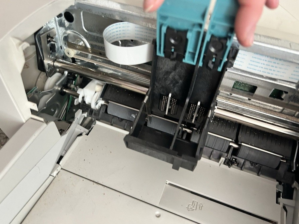 ⭐️Hp Deskjet 882C Printer POWERS ON needs Ink