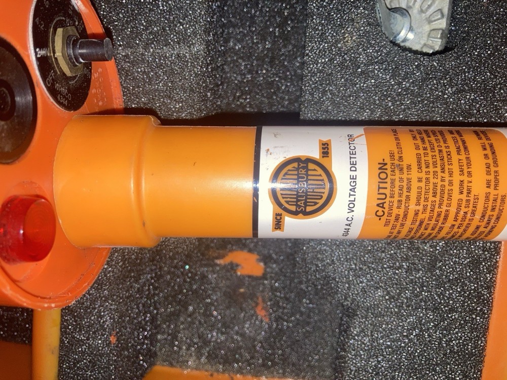Voltage Detector