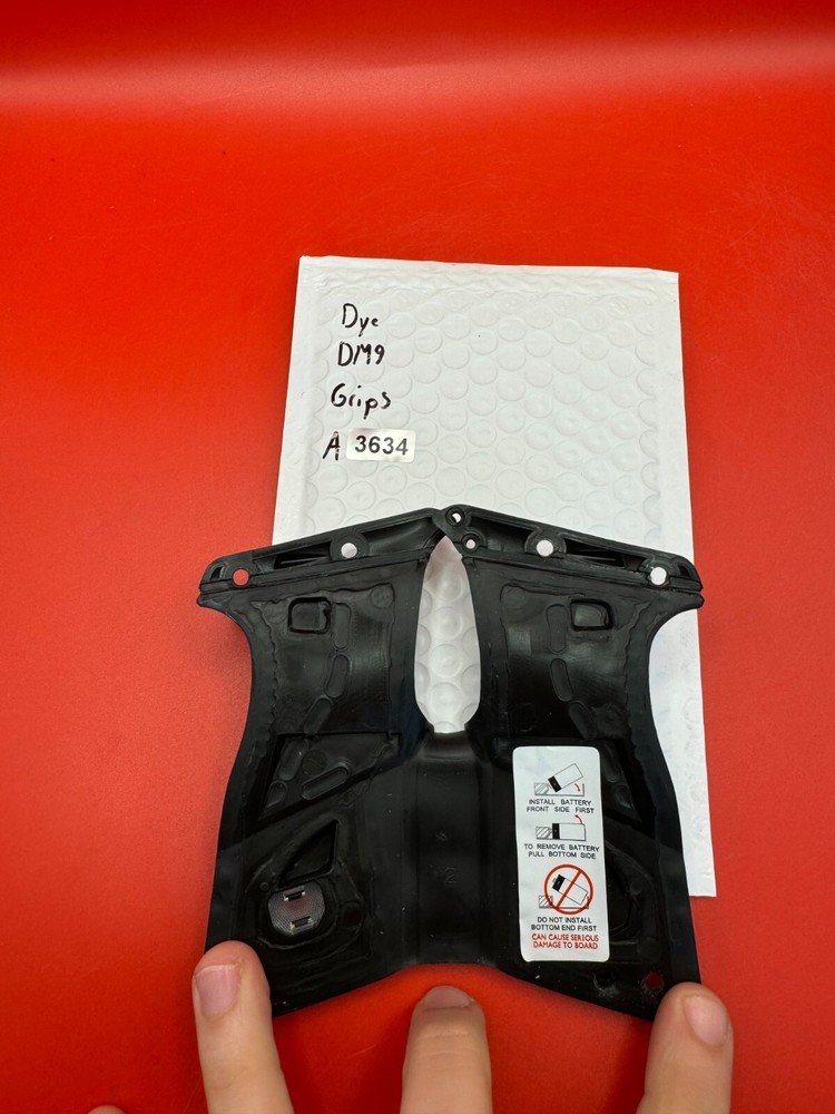Dye DM9 Grips