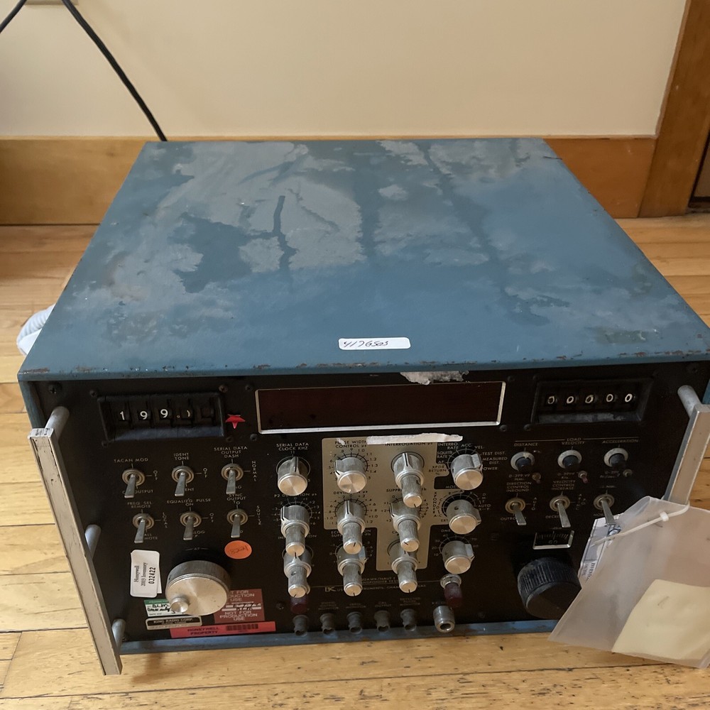 Kustom Instruments Squawk/Naut I DME/Transponder Test Set