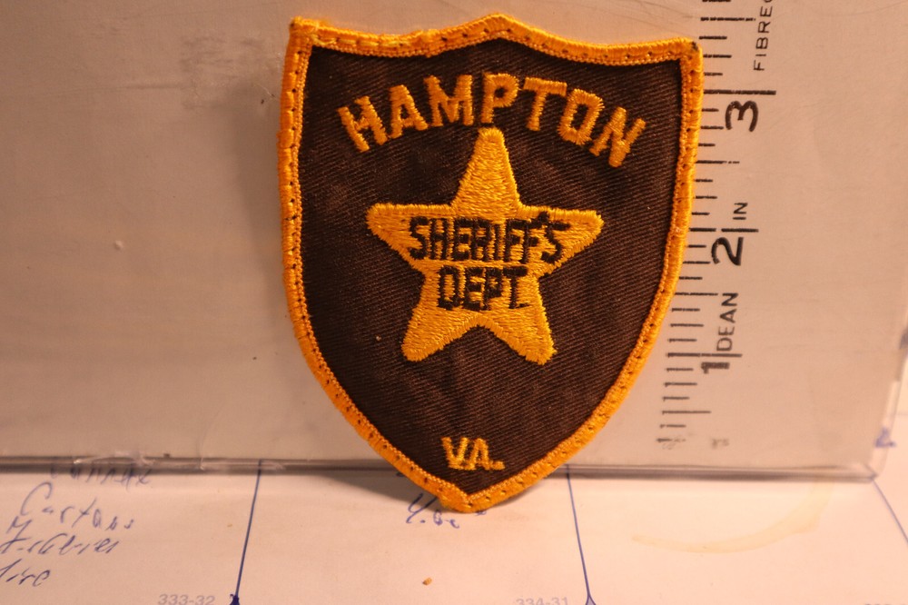 police patch   HAMPTON SHERIFF'S DEPT VIRGINIA  DARKER BACKGROUND