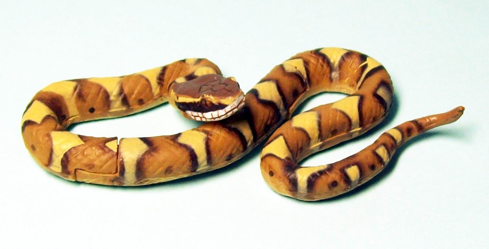 Kaiyodo Furuta Choco egg Animal in Japan P5 Japanese pit viper Mamushi US seller