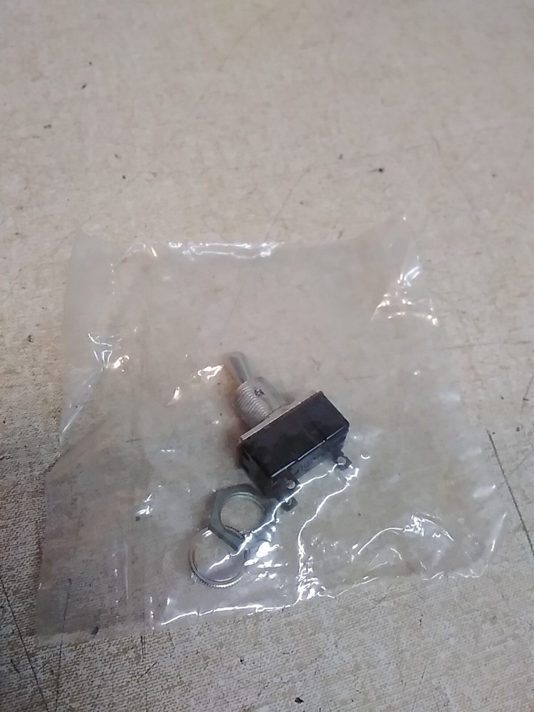8282K114 Toggle Switch 3A 125V