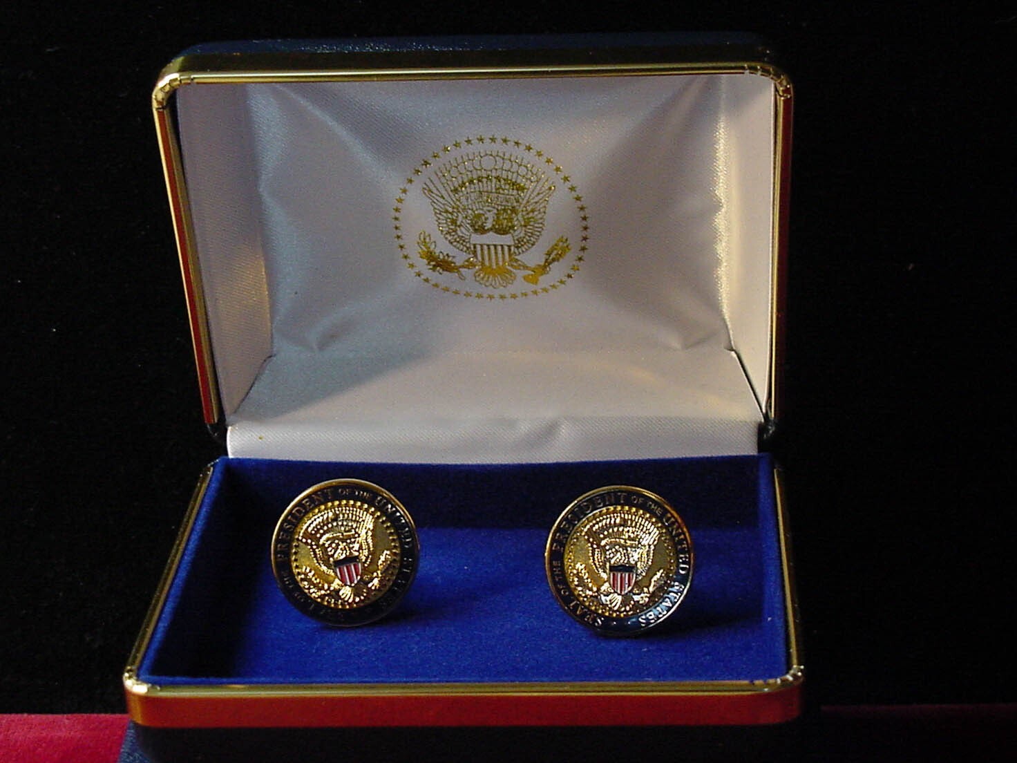 Pair of President Trump Official issued white house staff cufflinks-Free Shippi