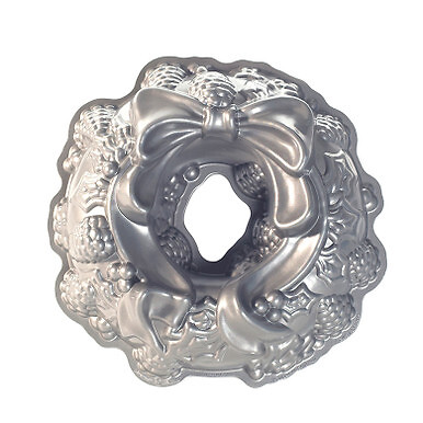 Nordic Ware Holiday Wreath Pan