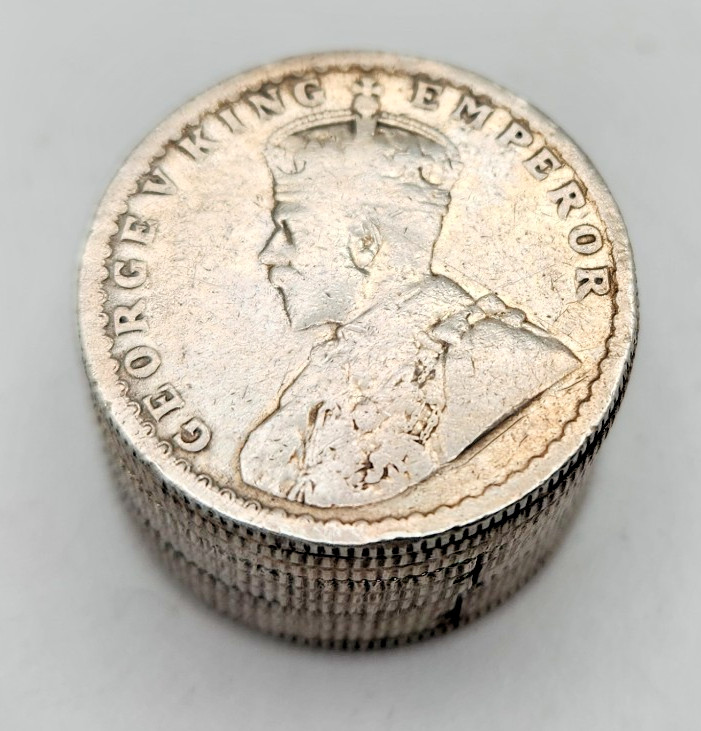 Indian Colonial 1918-25 Rupee Coin Silver Coin Pill Box George V King .917%