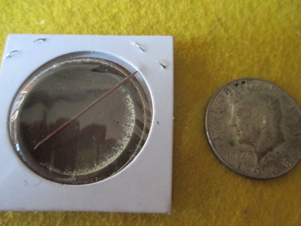 ORIGINAL WWII HOMEFRONT B-17 BONDS BUY BOMBERS ,BOEING 1943 BUTTON