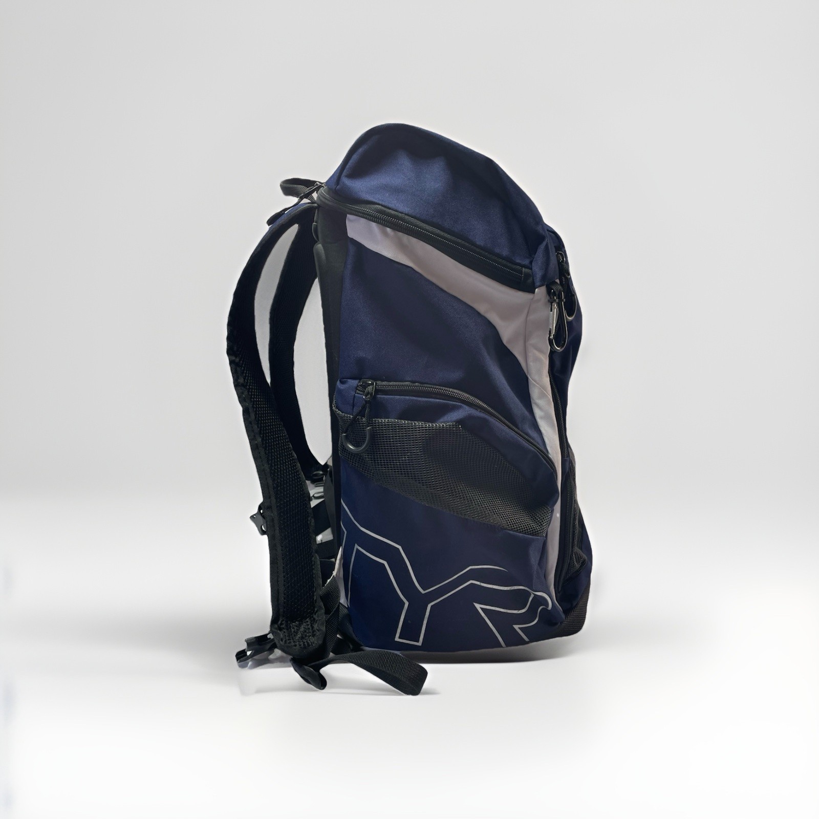 Tyr Alliance 45L White Navy Backpack Gym Pool Bag Wet Dry Ergonomic Design