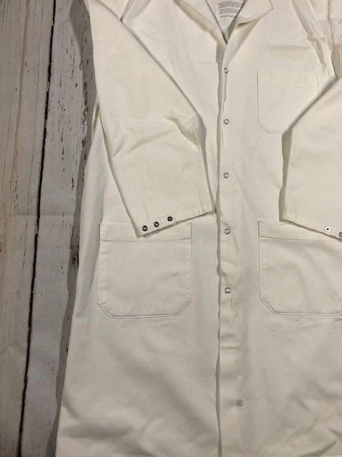 Bulwark Flame Resistant Lab Coat EXCEL-FR White ATPV 7,7 snap on closure