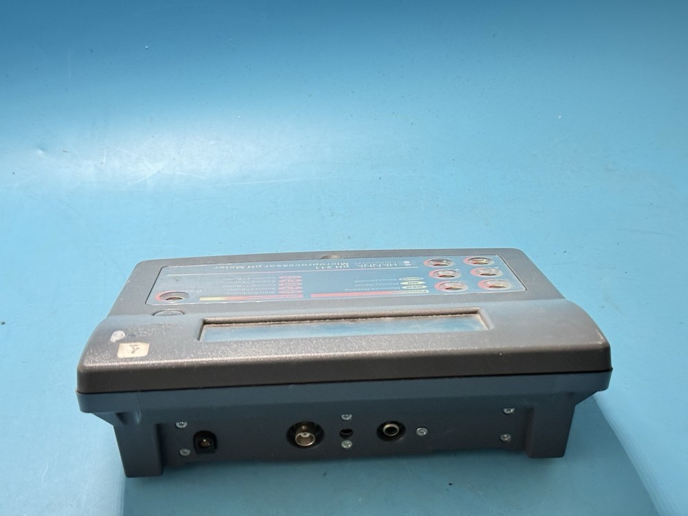 HANNA Instruments PH211 Microprocessor pH Meter – Bench Top Laboratory pH/ORP M