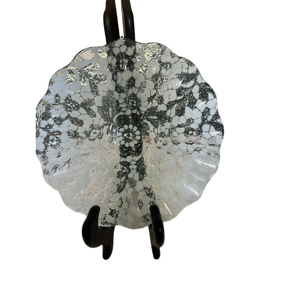 White Snowflake Design In Clear Glass Small Candy Dish Beautiful Pattern 7” EUC