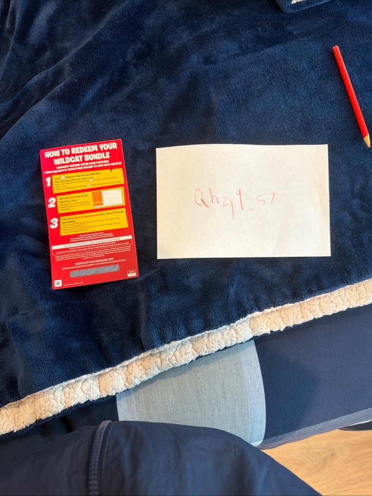 Fortnite Wildcat Bundle & 2000 V-Bucks (UNSCRATCHED CODE ONLY)