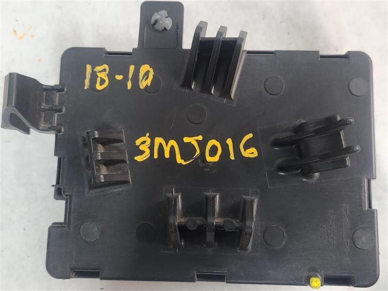 IMPALA 2011 Fuse Box Cabin 1044028031