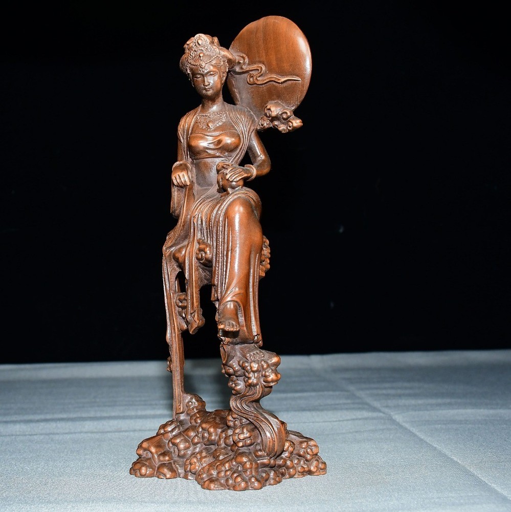Exquisite small leaf boxwood Chang'e ornament