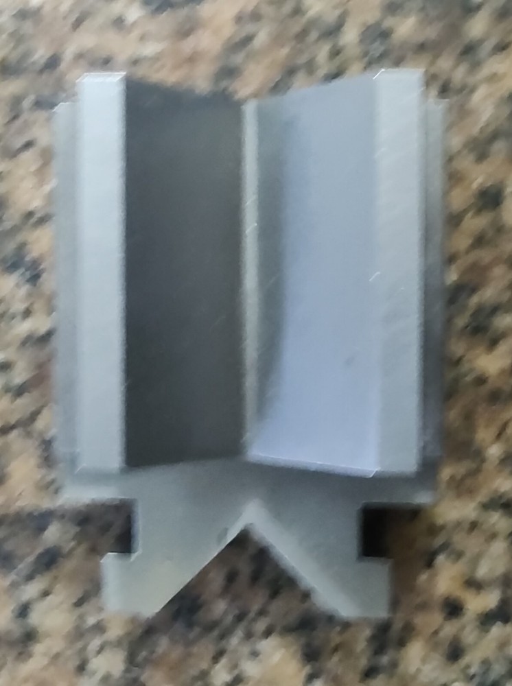 🗽 VINTAGE 2 X 2 X 3" V-BLOCK