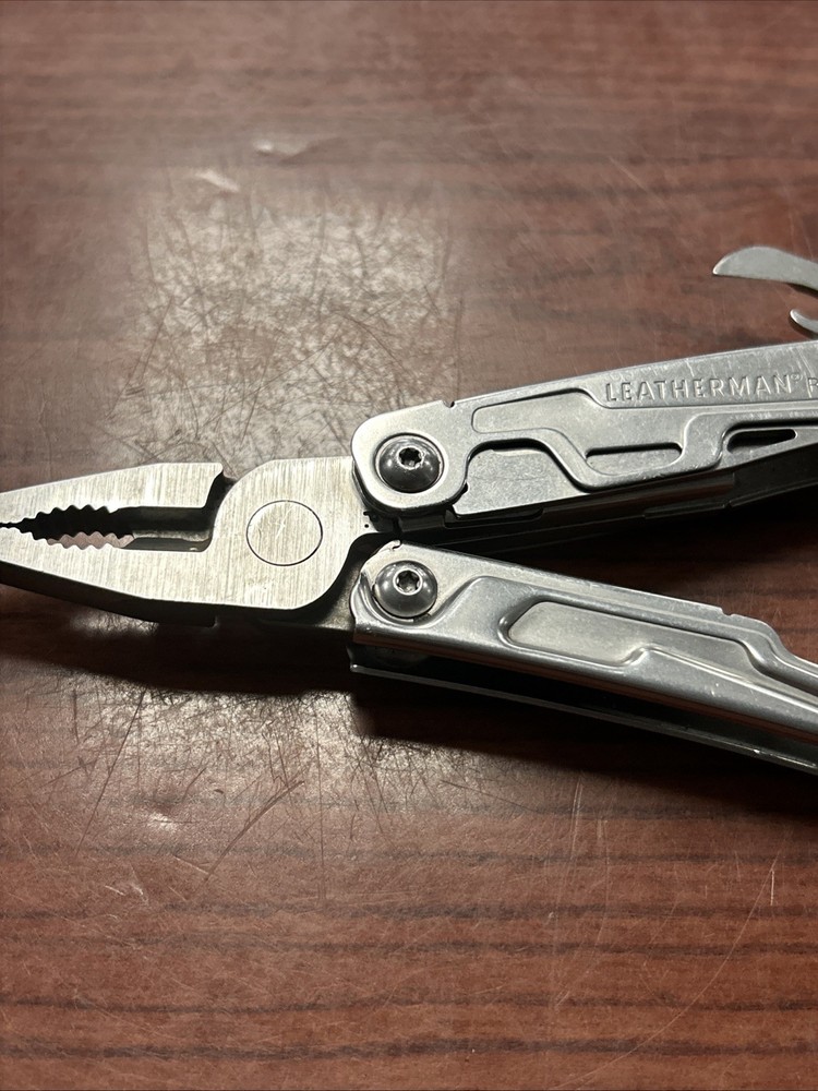 Leatherman Rev 3.8" Multi-Tool, Stainless