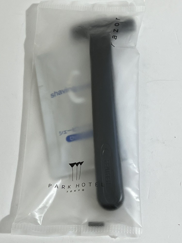 Park Hotel Tokyo Shaving kit