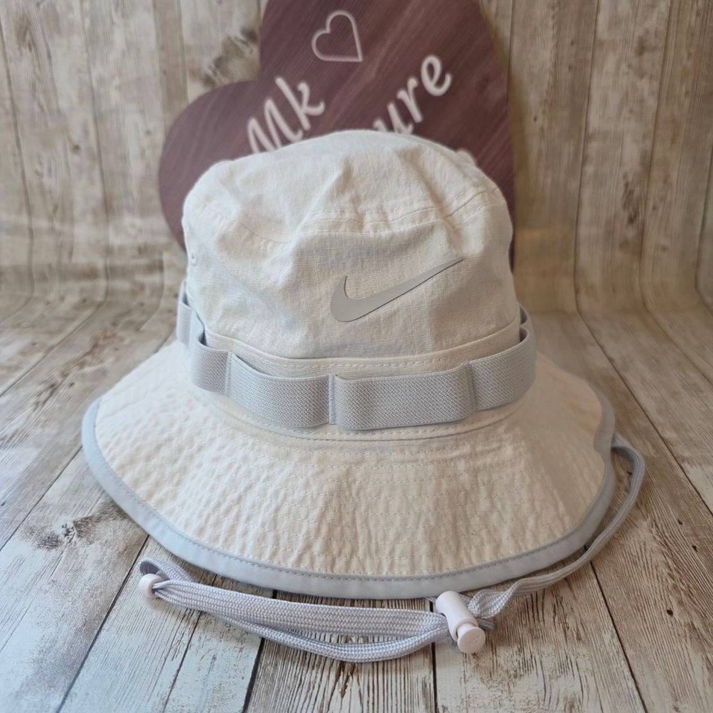 Nike Dri-FIT Apex Bucket Hat White Gray NWOT