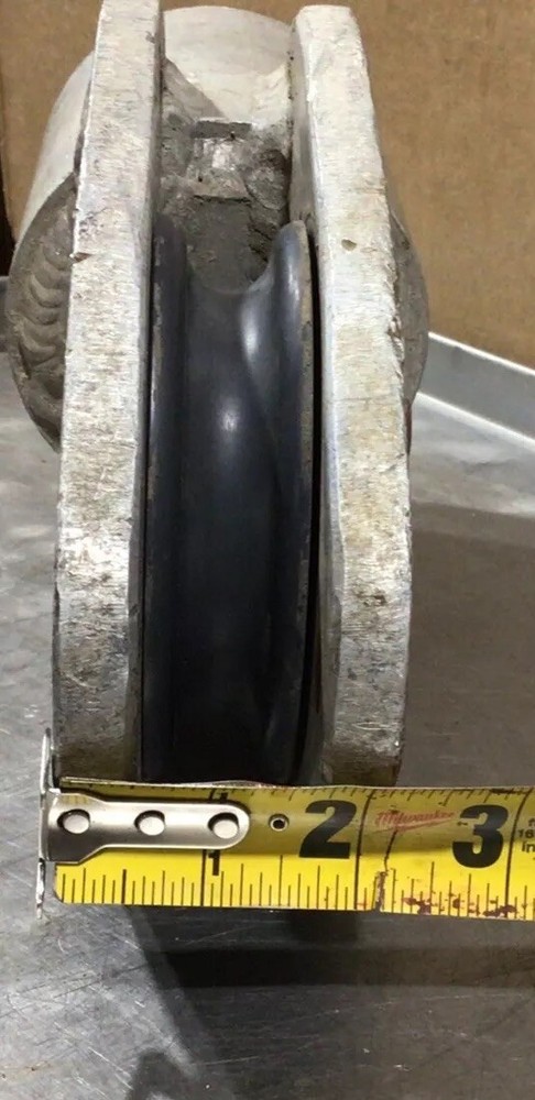 VINTAGE PULLEY HITCH D30