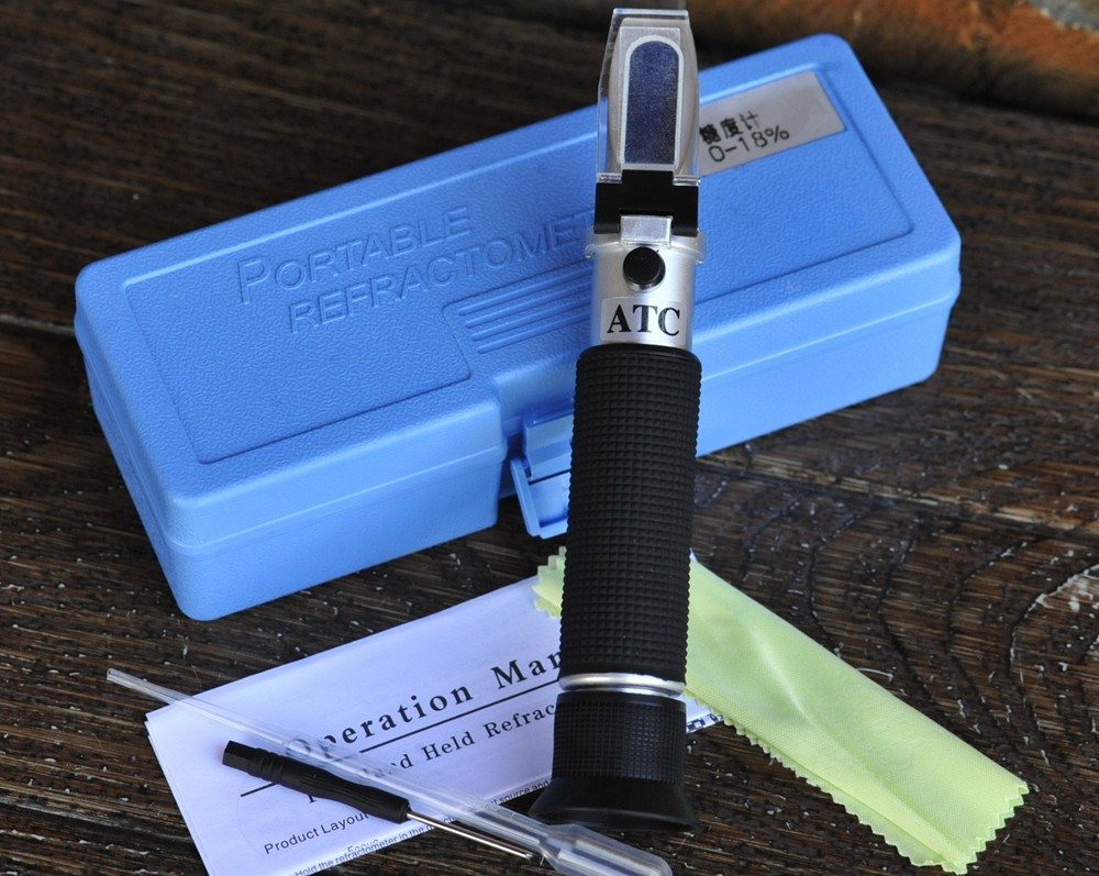 Portable Refractometer ATC 0-18% New