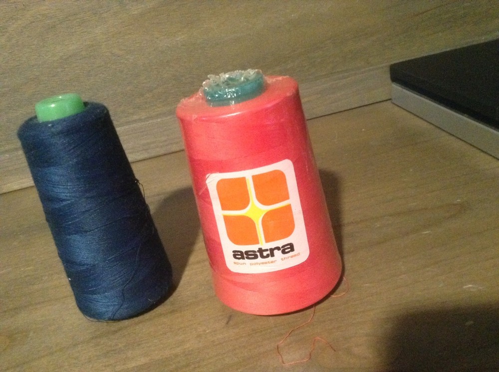 RED AND BLUE THREAD CONES SEWING THREAD ASTRA