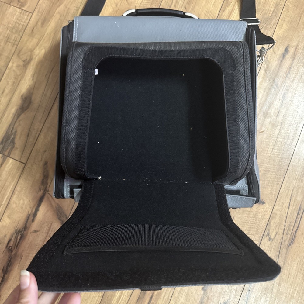 G- Pack Naki World Carrying Case ￼