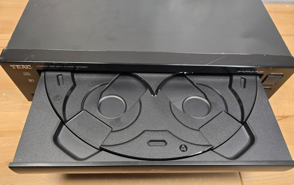 TEAC PD-D2610 5 Disc Carousel CD Changer NO REMOTE - Tested working