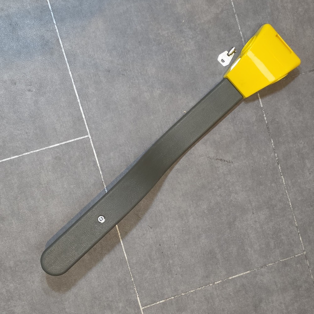StopLock Steering Wheel lock Immobiliser - One key, working light
