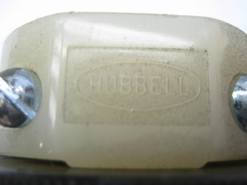 HUBBELL 20A.480VAC TWIST-LOCK PLUG NSNP