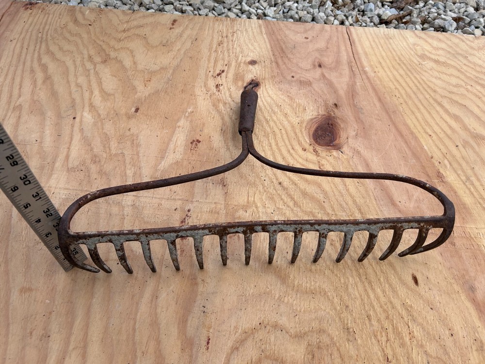 Rake Head Rusty Rustic no handle Original Vintage Primitive Metal