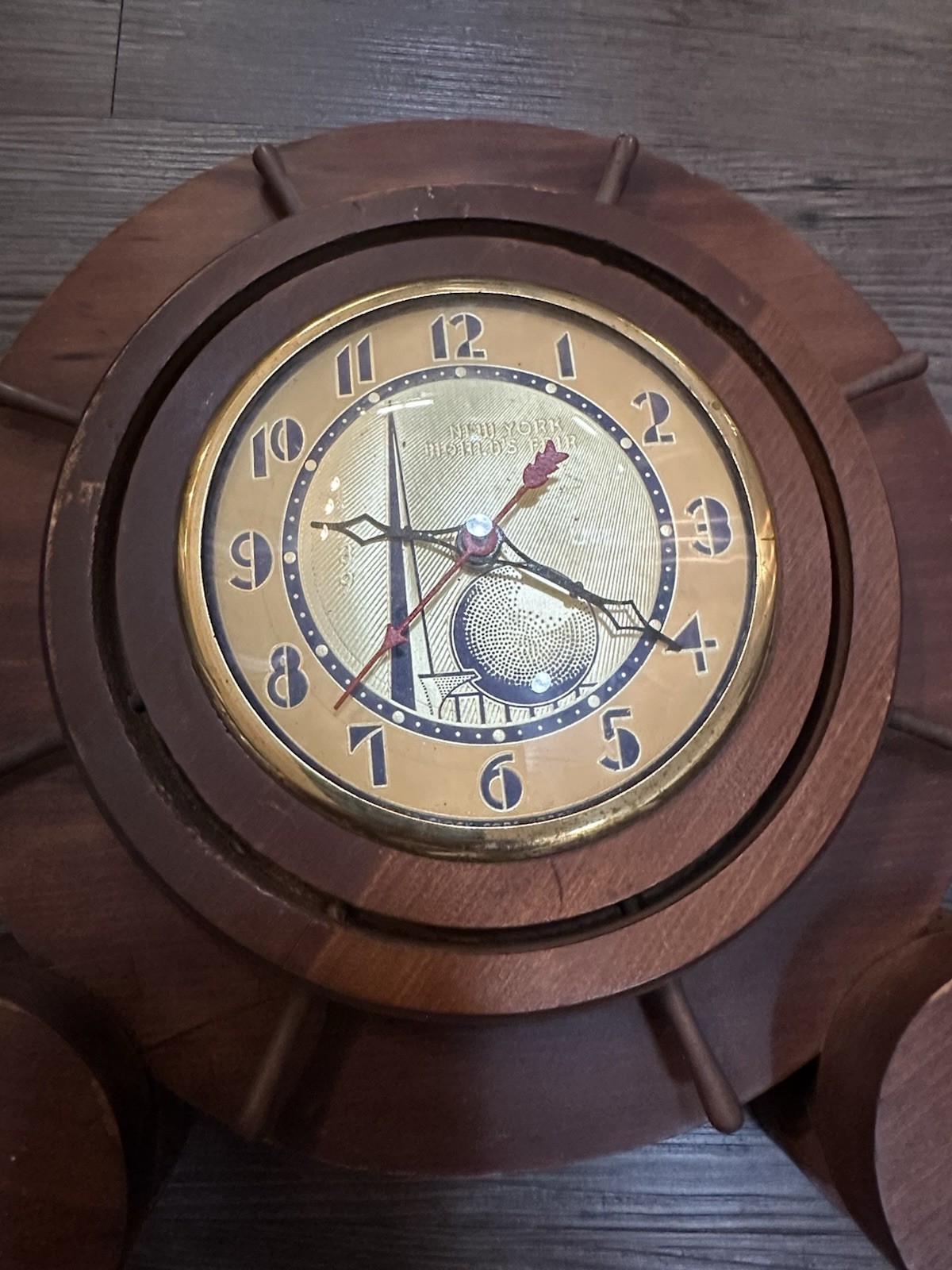 UNITED CLOCK CORP. BROOKLYN 1939 NY WORLDS FAIR WOODEN ELECTRIC CLOCK AS IS