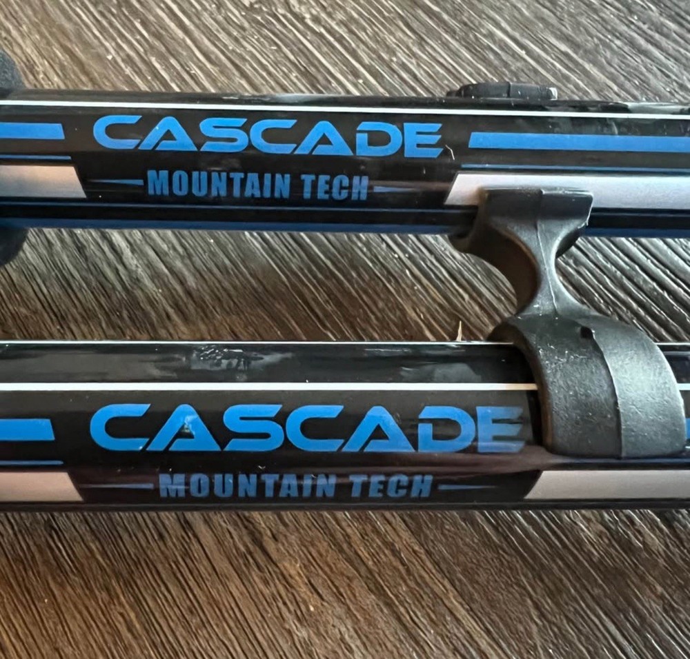 Cascade Mountain Tech Trekking Poles, Twist Blue