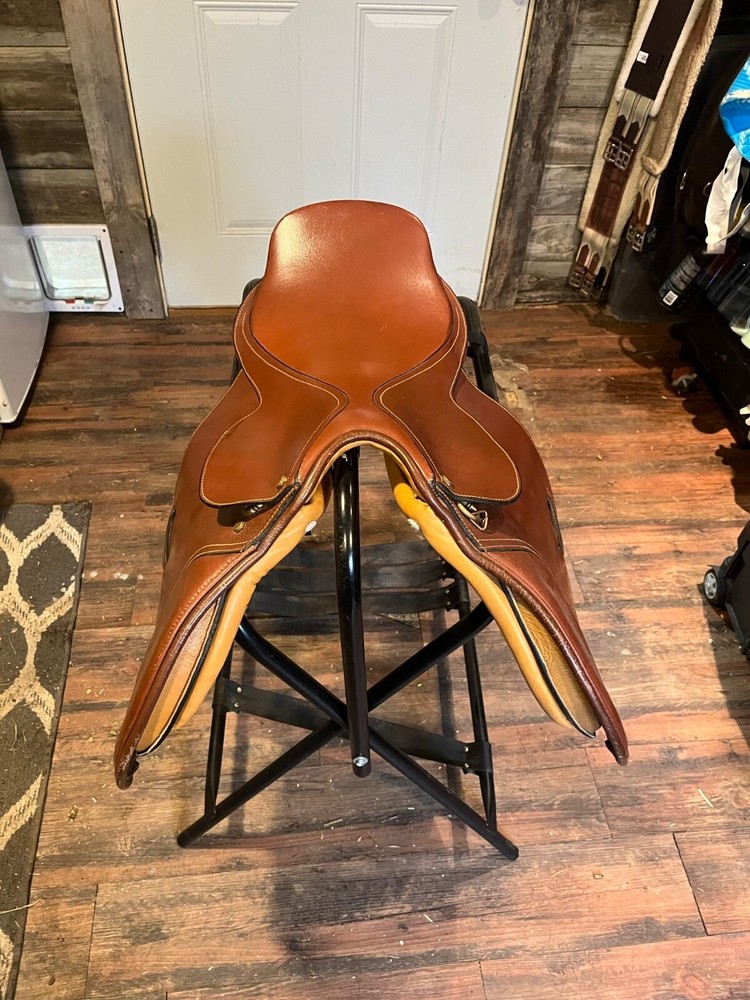 Hunter Jumper Saddle - 18 Inch