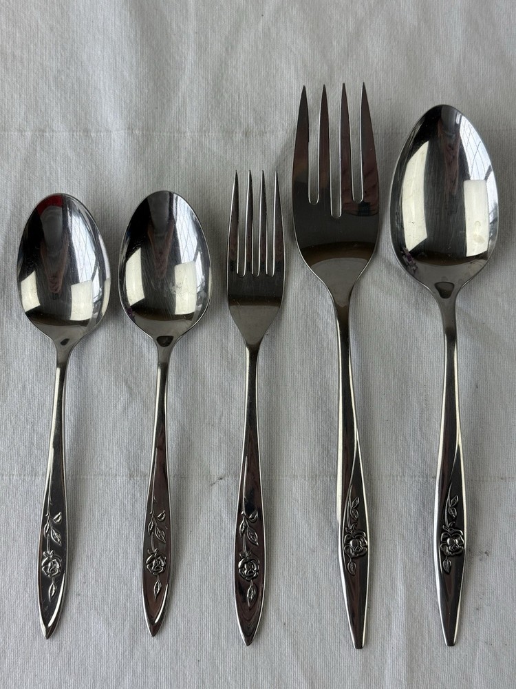 LOT Oneidacraft Deluxe Stainless LASTING ROSE Pattern dinner Serving Fork spoon