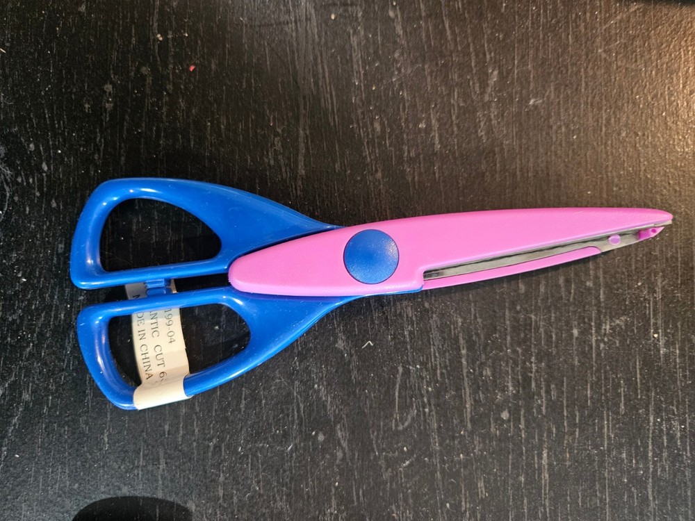 Decorative Edge Scissors for Scrapbooking