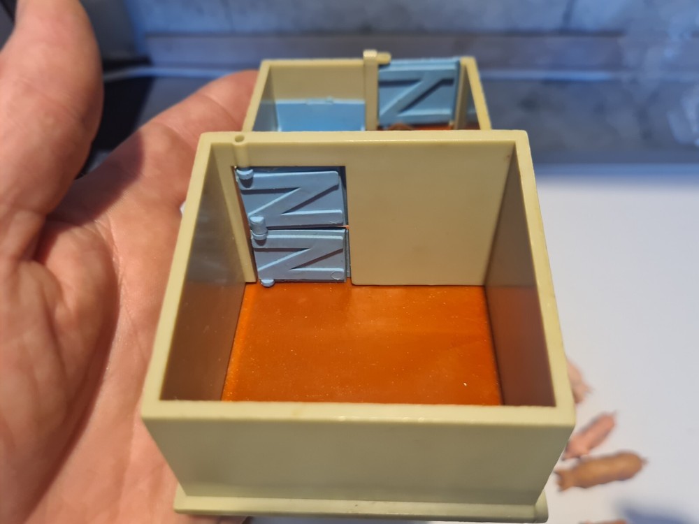 Vintage Britains Pigsty Please Read Description