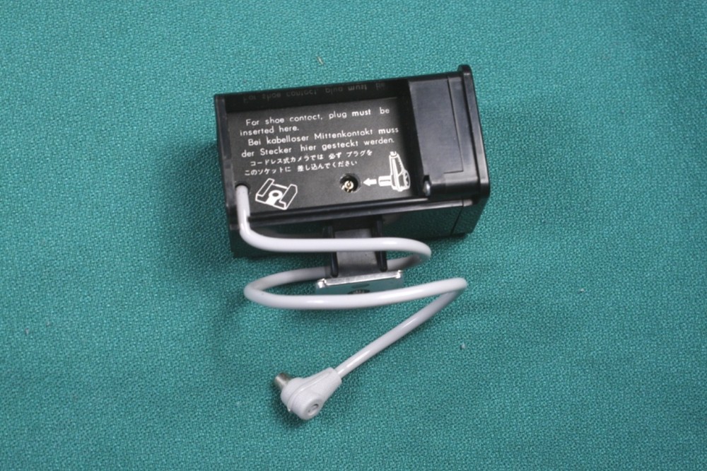 Konica Cube Flash Hotshoe Adapter w/Case