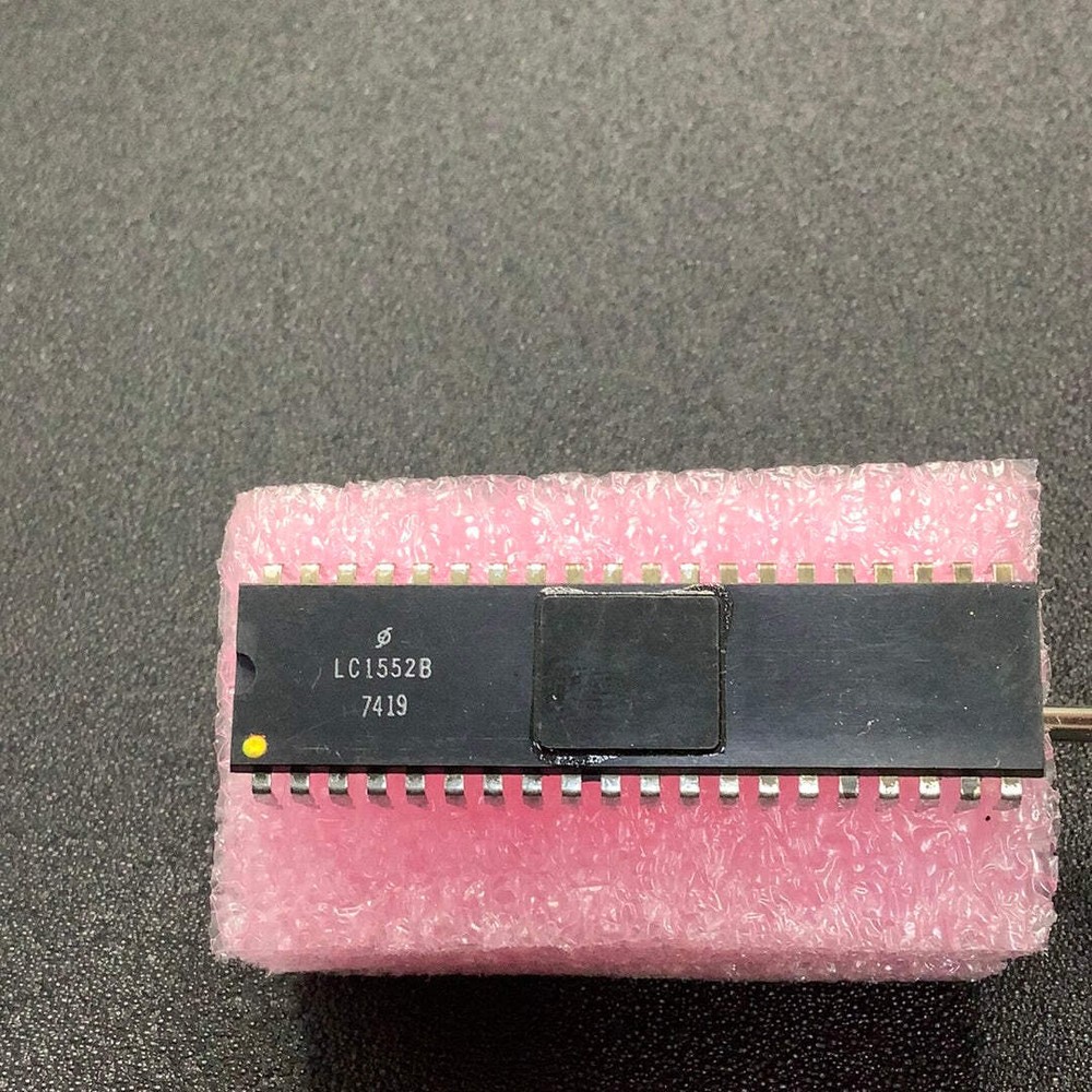 LC1552B - - Calculator-on-a-Chip IC