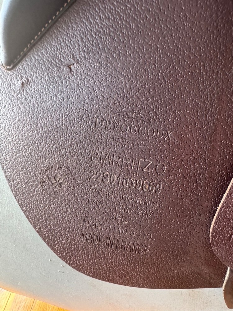 17" Devoucoux Biarritz O Saddle - 2AA - 2022 - Full Buffalo - Mint!