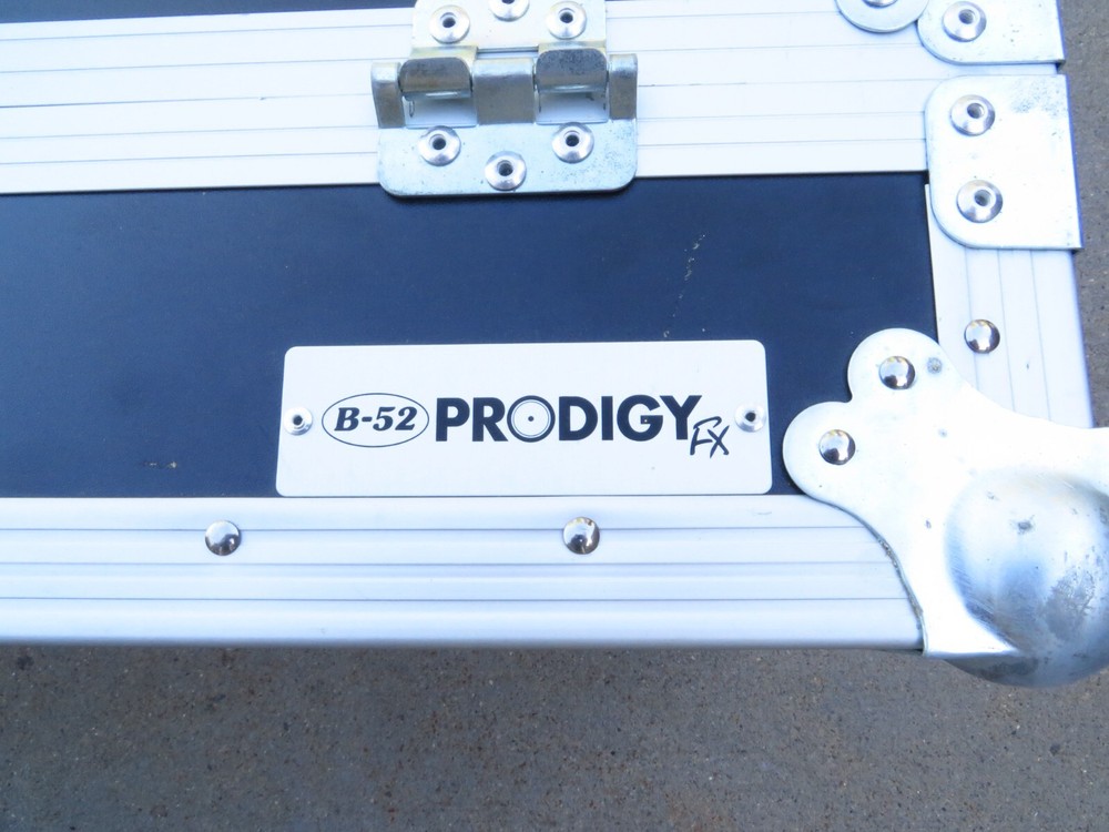 PRODIGY FX B-52 DJ CONTROLLER CD DRIVE MUSIC SCRATCH TURN TABLE w/ Original Case