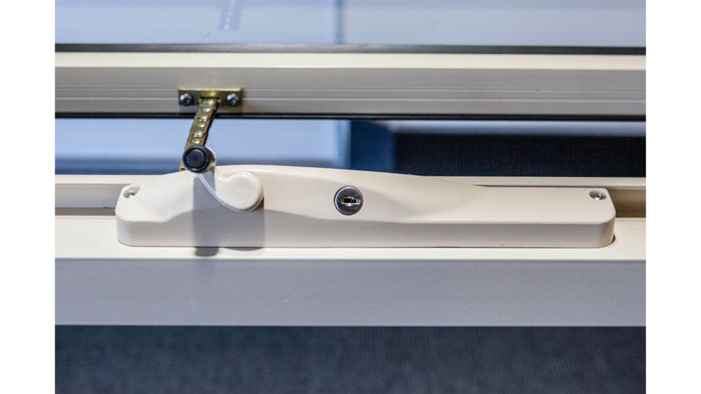 TRADEBASE Window Chain Left Hand Winder White- Lockable