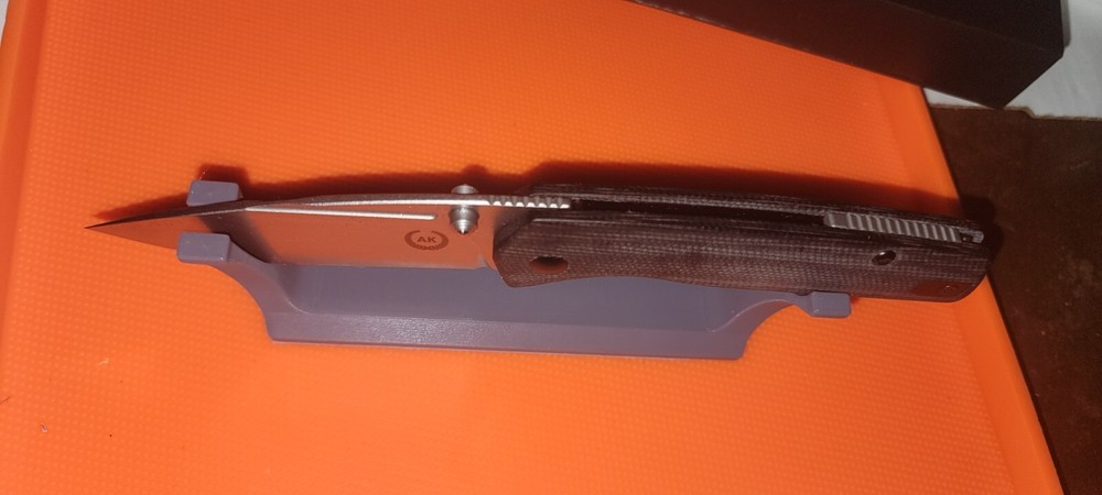 Universal knife display stand! Ask about different colors! Display Only-No knife