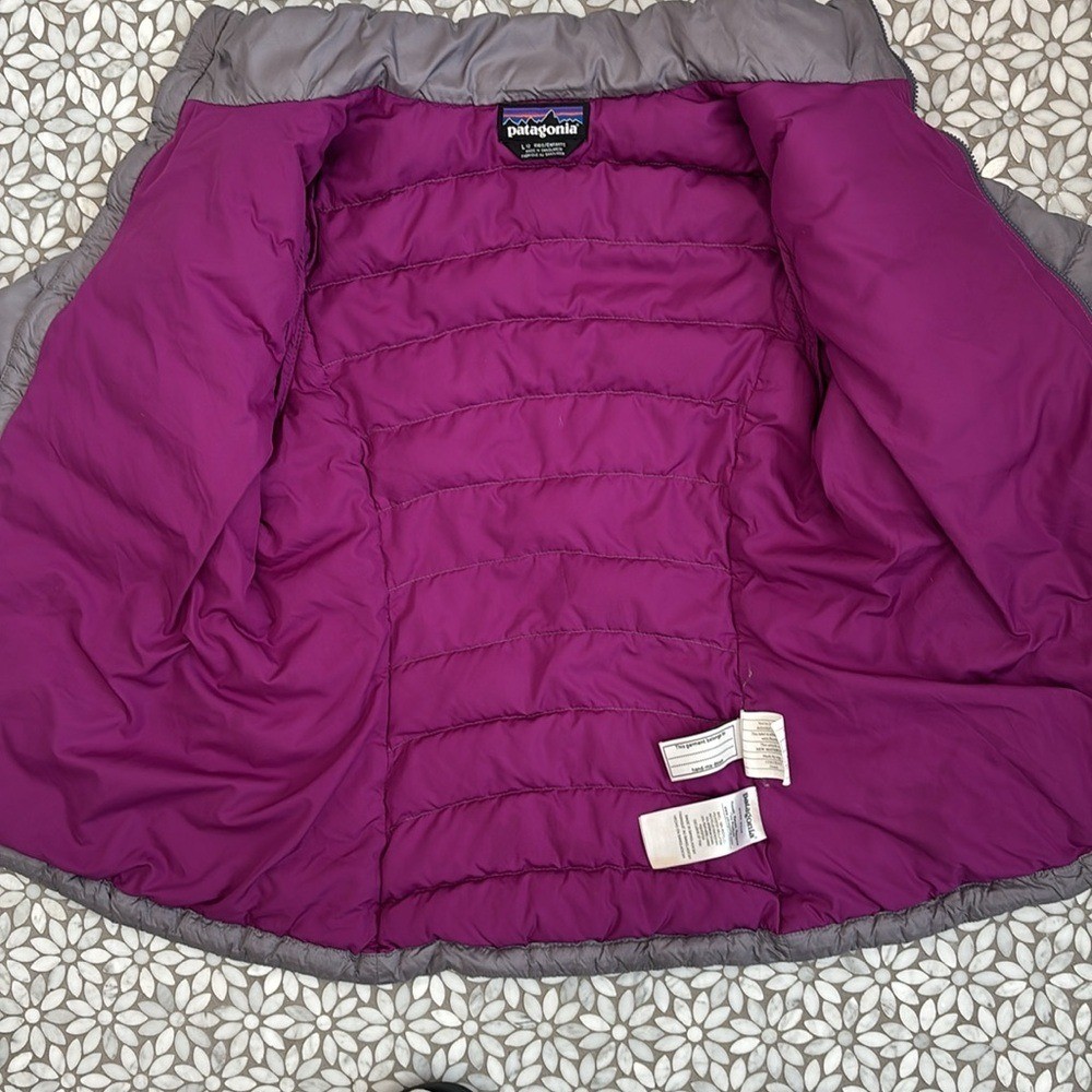 Girl's Patagonia Down Sweater in Smokey Violet, Size L(12)