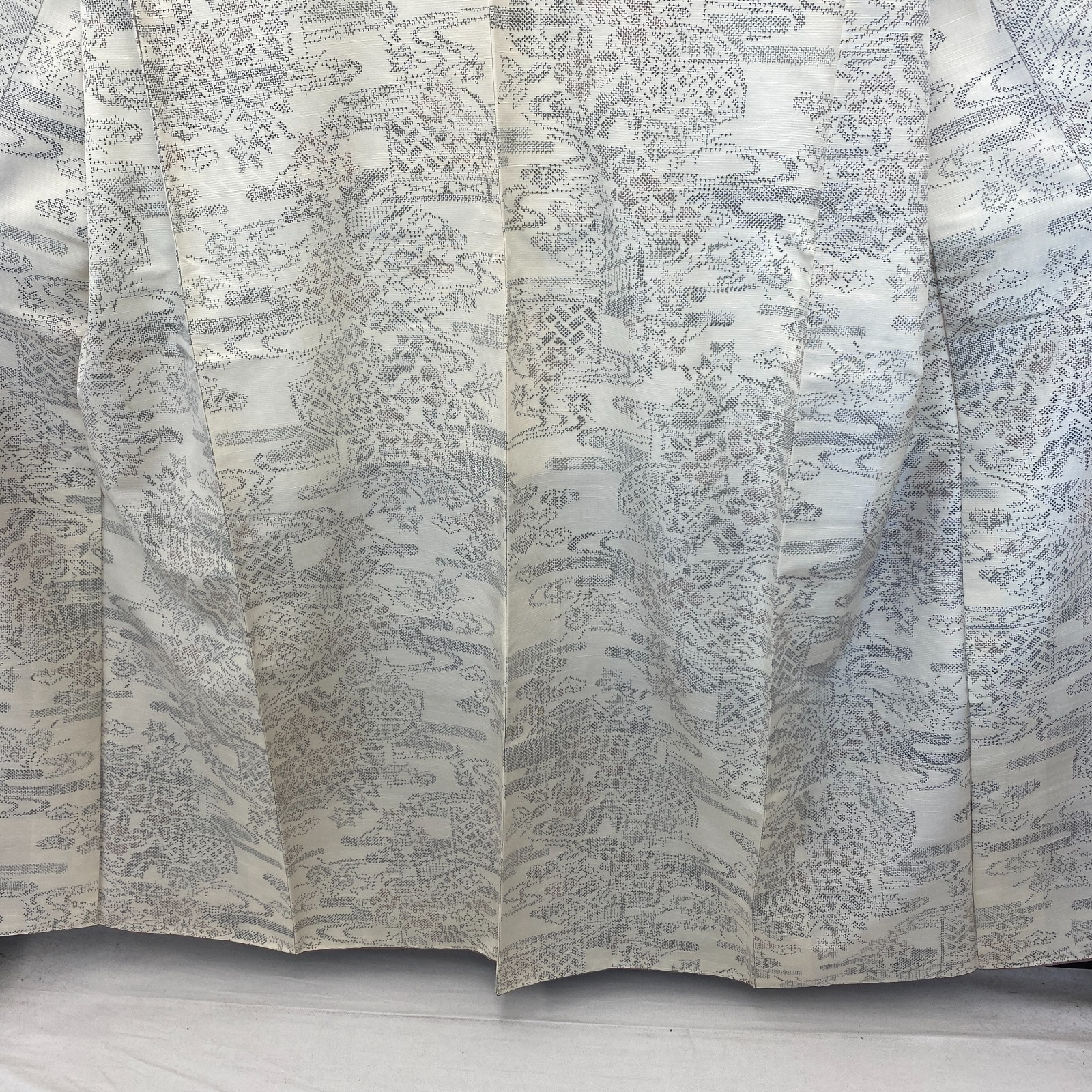 Japanese Vintage Kimono Silk White Oshima Traditional Authentic Length 61 in