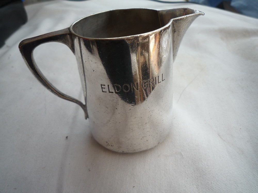 VINTAGE WALKER & HALL SILVER JUG 'ELDON GRILL'