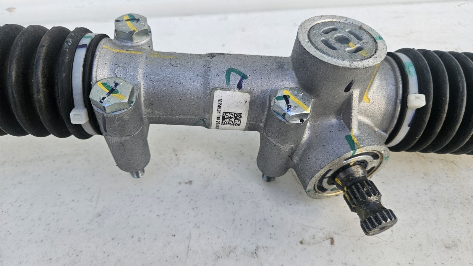 0-mile Polaris General XP 1000 OEM Steering Rack – Complete w/ Tie Rods