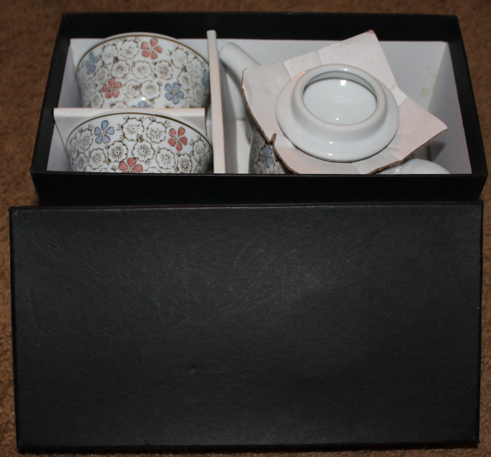 NEW BEAUTIFUL ORIENTAL TEA SET