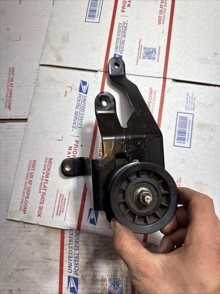 Mercruiser tensioner puller with bracket 862083